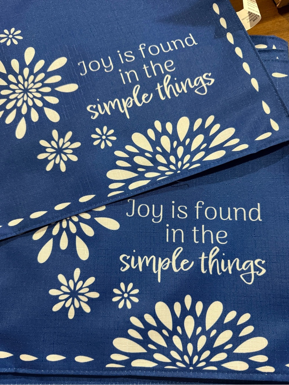 Blue Floral Quote Place Settings (6) - 'Joy is found in the simple things'